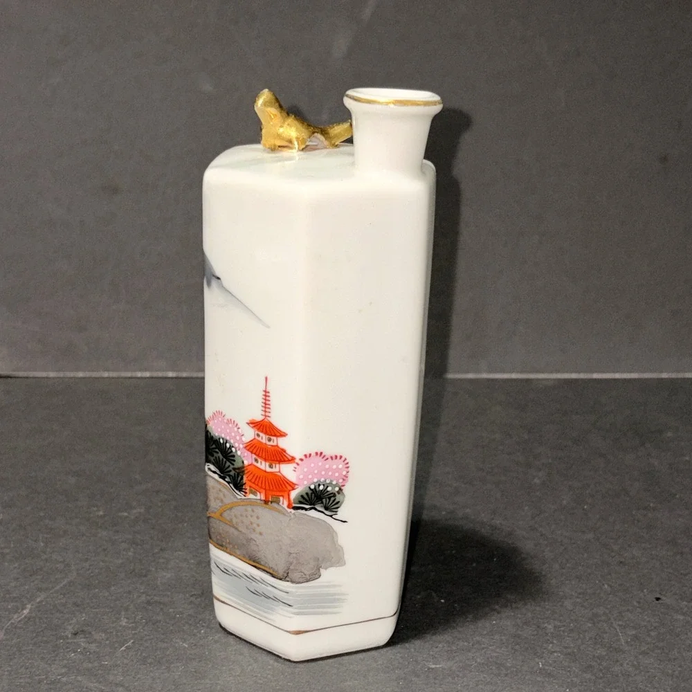 Kamotsuru Japanese Porcelain Whistling Gold Bird Pagoda Sake Jug Bottle Decanter